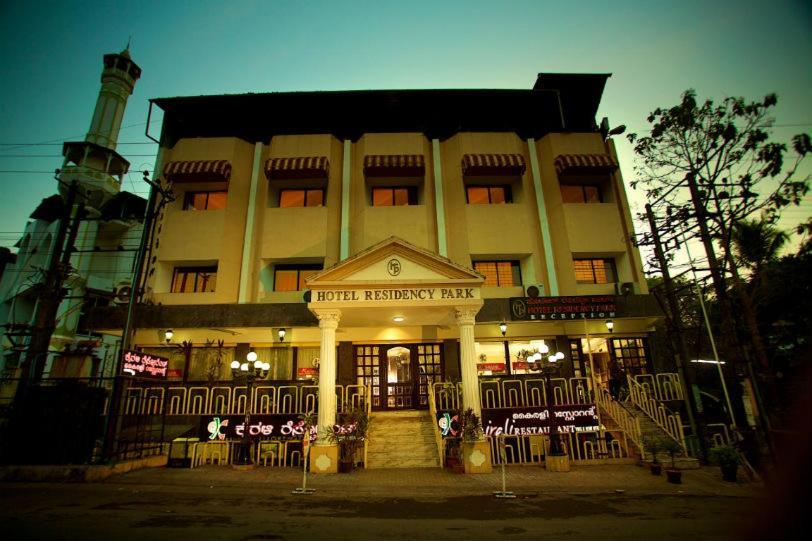 Hotel Residency Park Mangalore Esterno foto